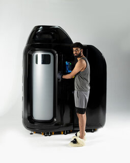 Cryotherapy chamber