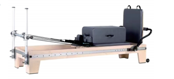 C09-06​ Reformer in Acero con Maniglie Integrate