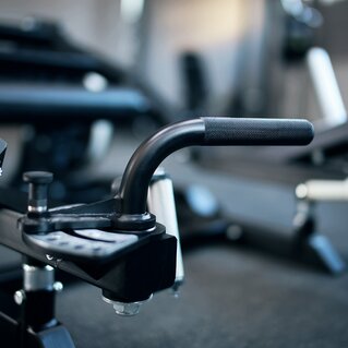 Deadlift machine